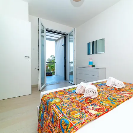 Federica A 50 Metri Dalla E Parcheggio * Torre Santa Sabina